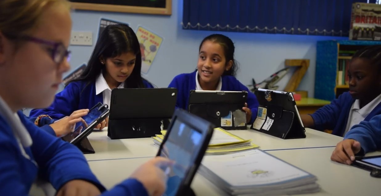 Pupils at Tennyson Road playing Sumdog premium